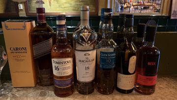 Lineup van Whisky in de Koe