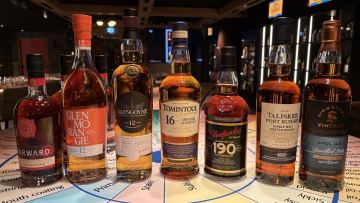 Lineup van Whisky diner House of Whisky